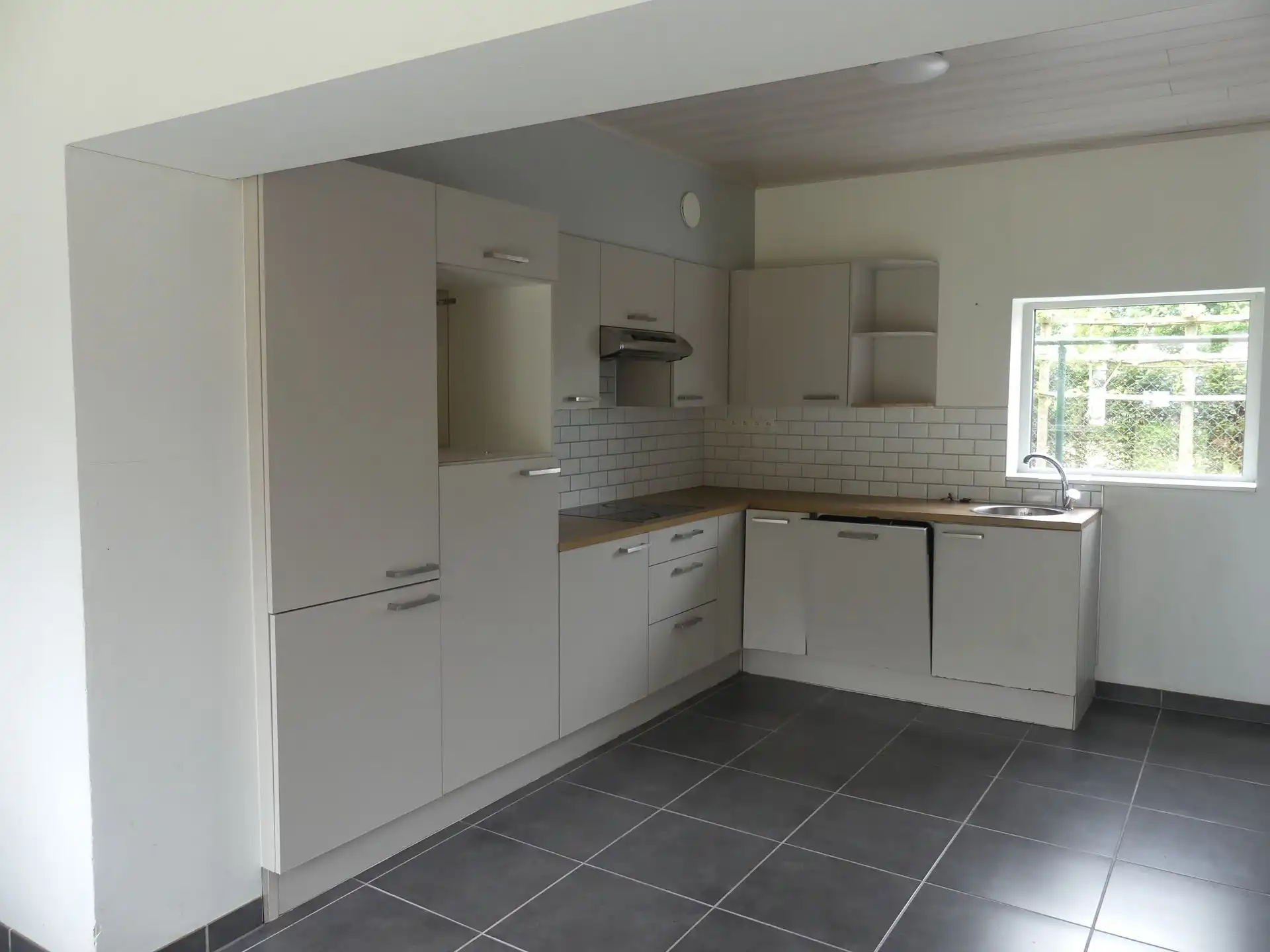Instapklare gezinswoning met 3 slaapkamers en garage! foto 3