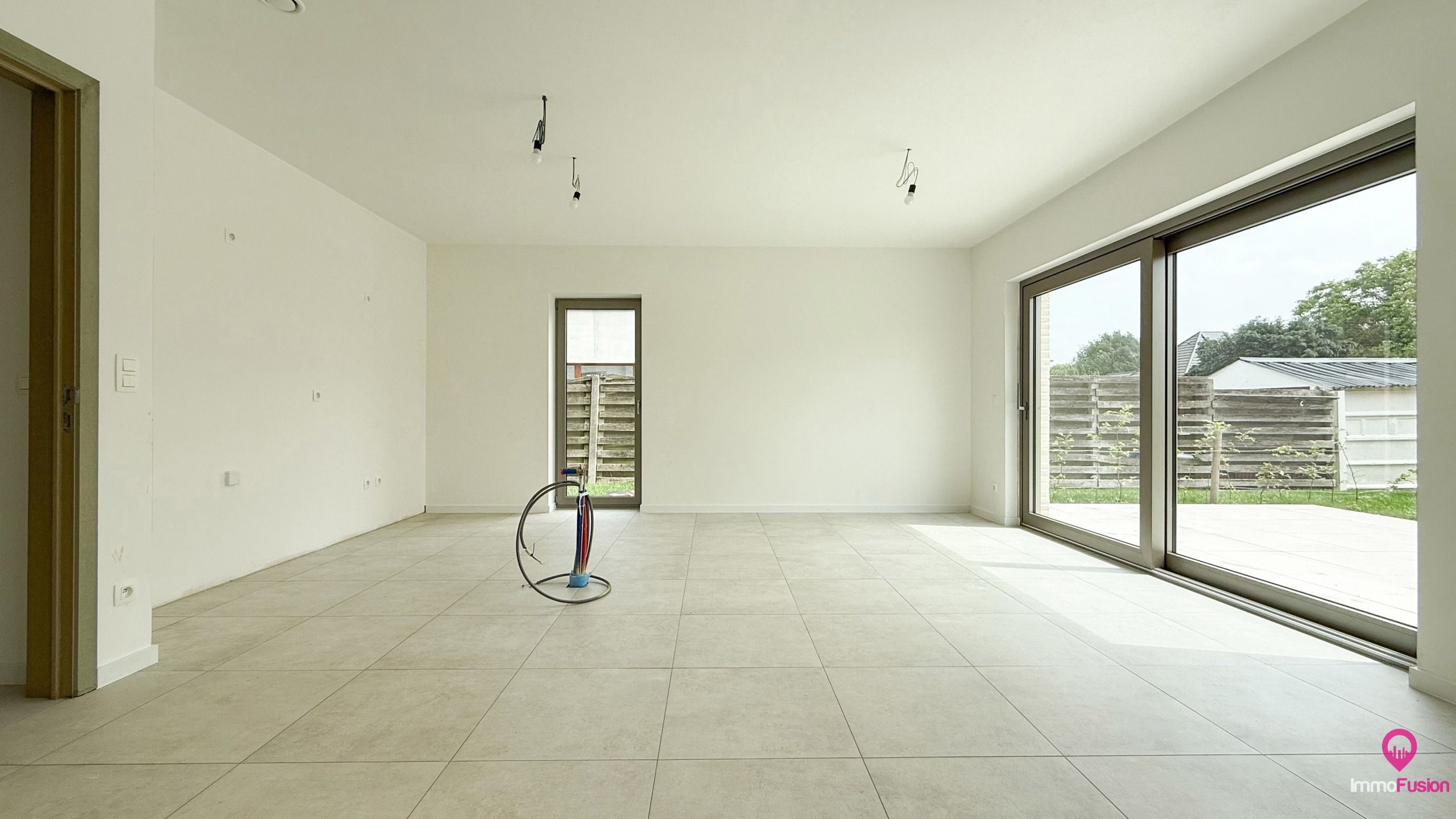 Gelijkvloers appartement met 3 slaapkamers en met een tuin! foto 5