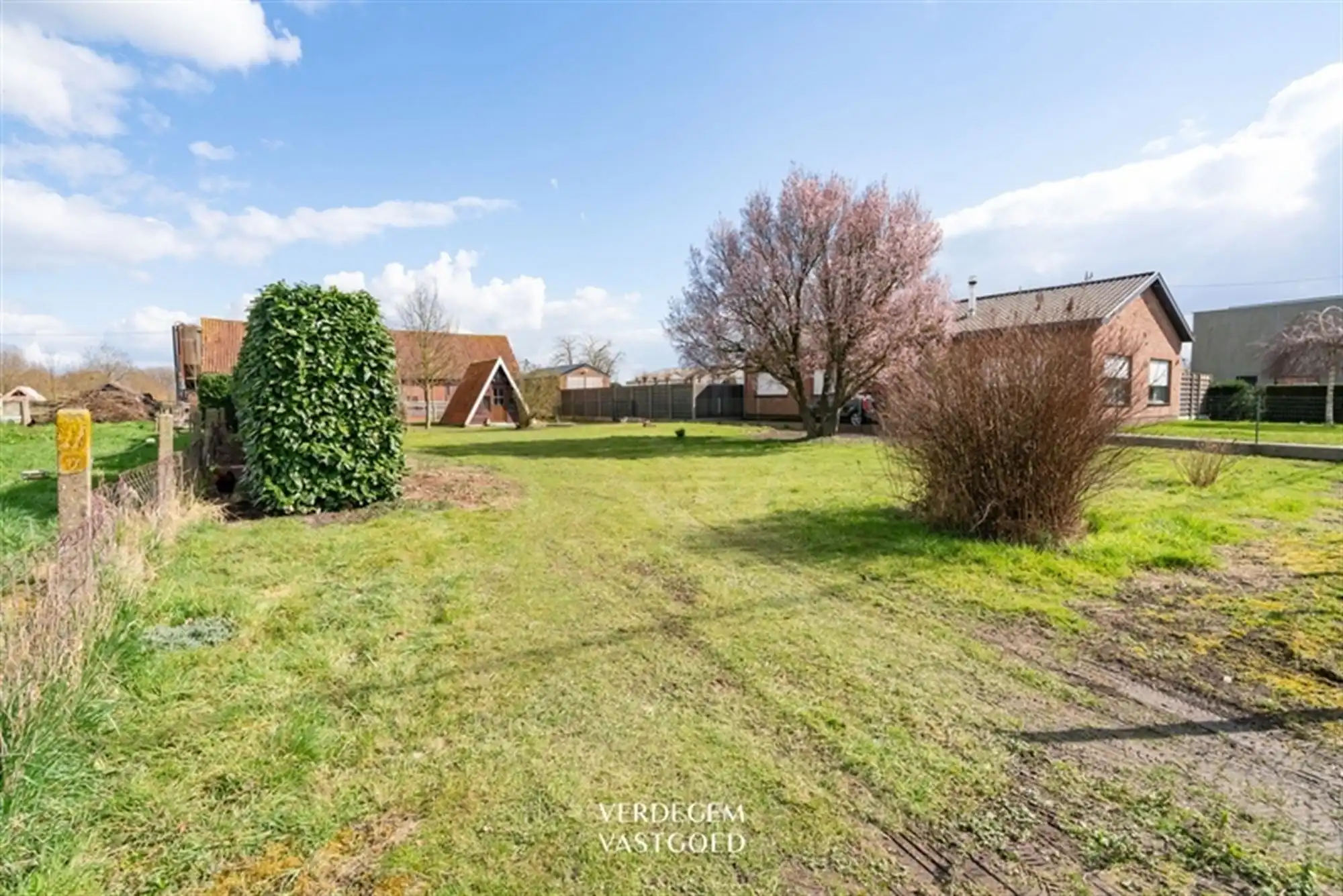 Mooi perceel bouwgrond van 908m² voor open bebouwing foto 4