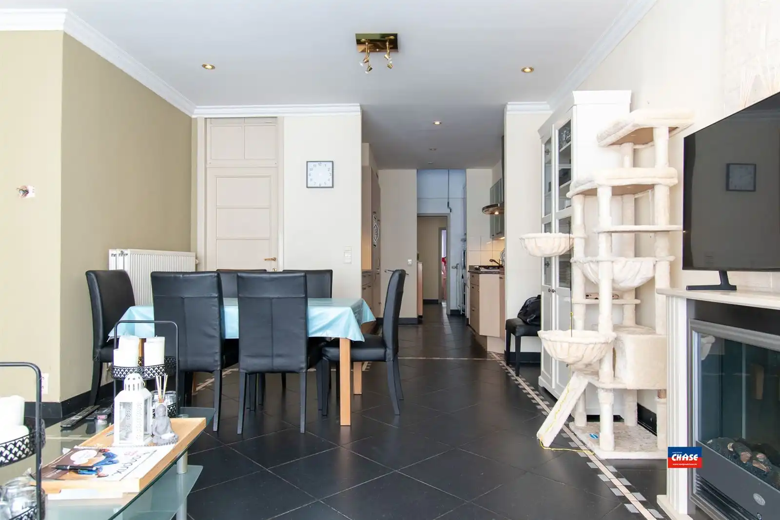 Gelijkvloersappartement met drie slaapkamers en terras foto 2