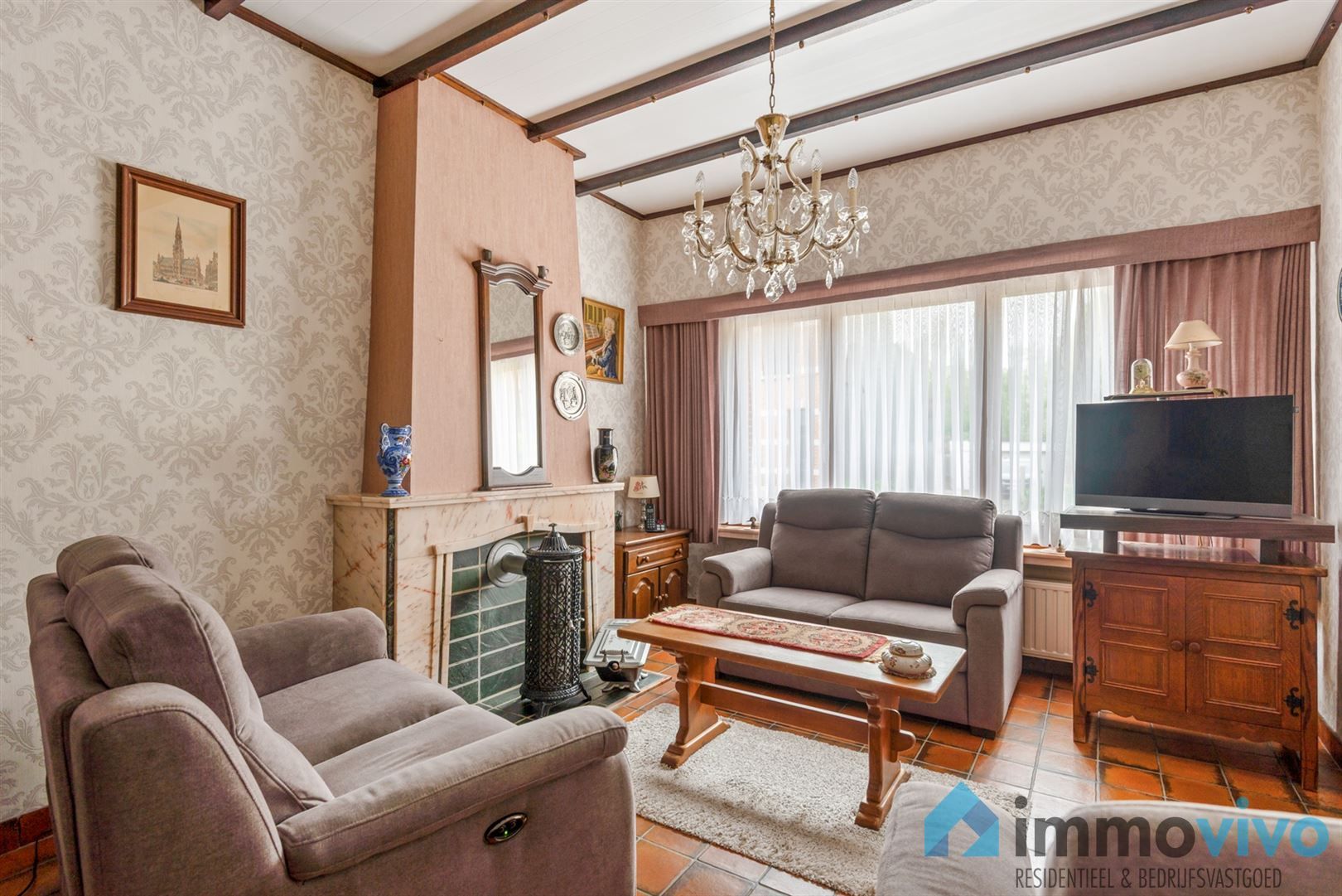 Leuke woning met renovatiepotentieel nabij het centrum foto 8