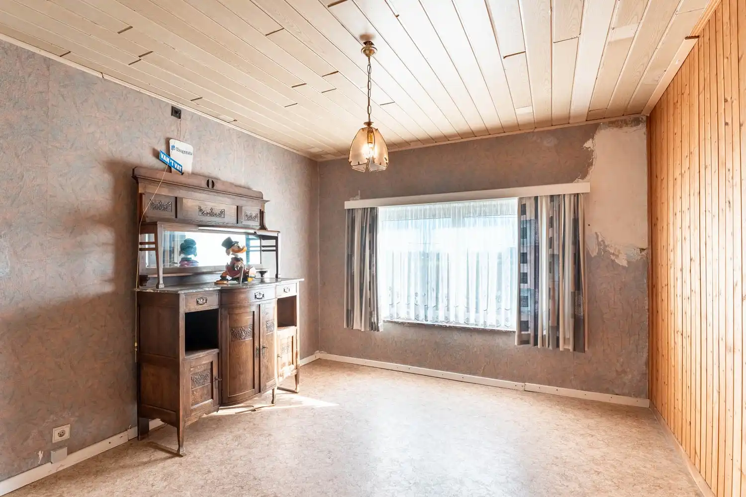 Rustig gelegen halfopen woning met 3 slaapkamers, garage en west gerichte tuin in Sint-Truiden foto 16