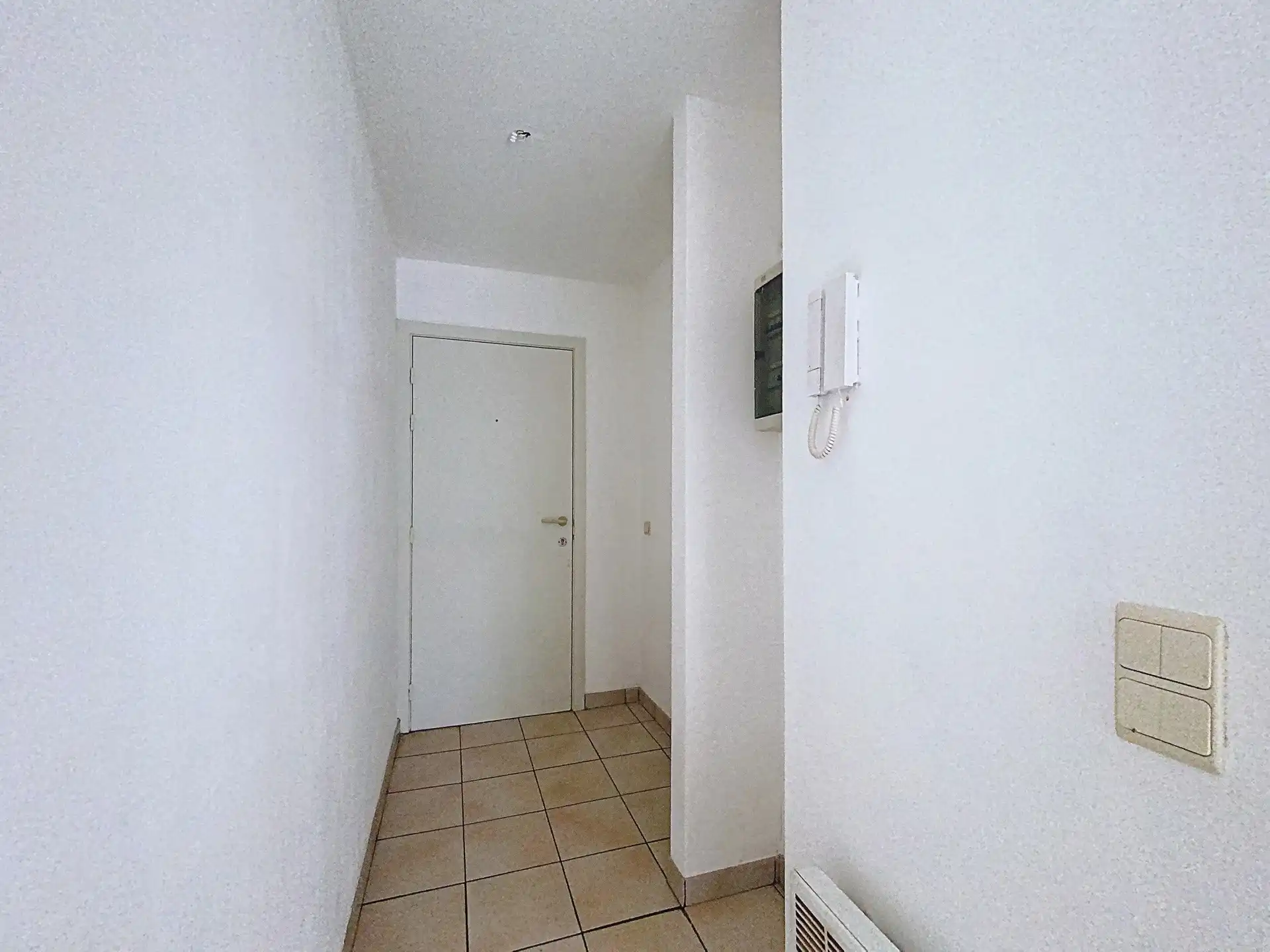 Gerenoveerde studio aan het station Gent-Sint-Pieters  foto 7