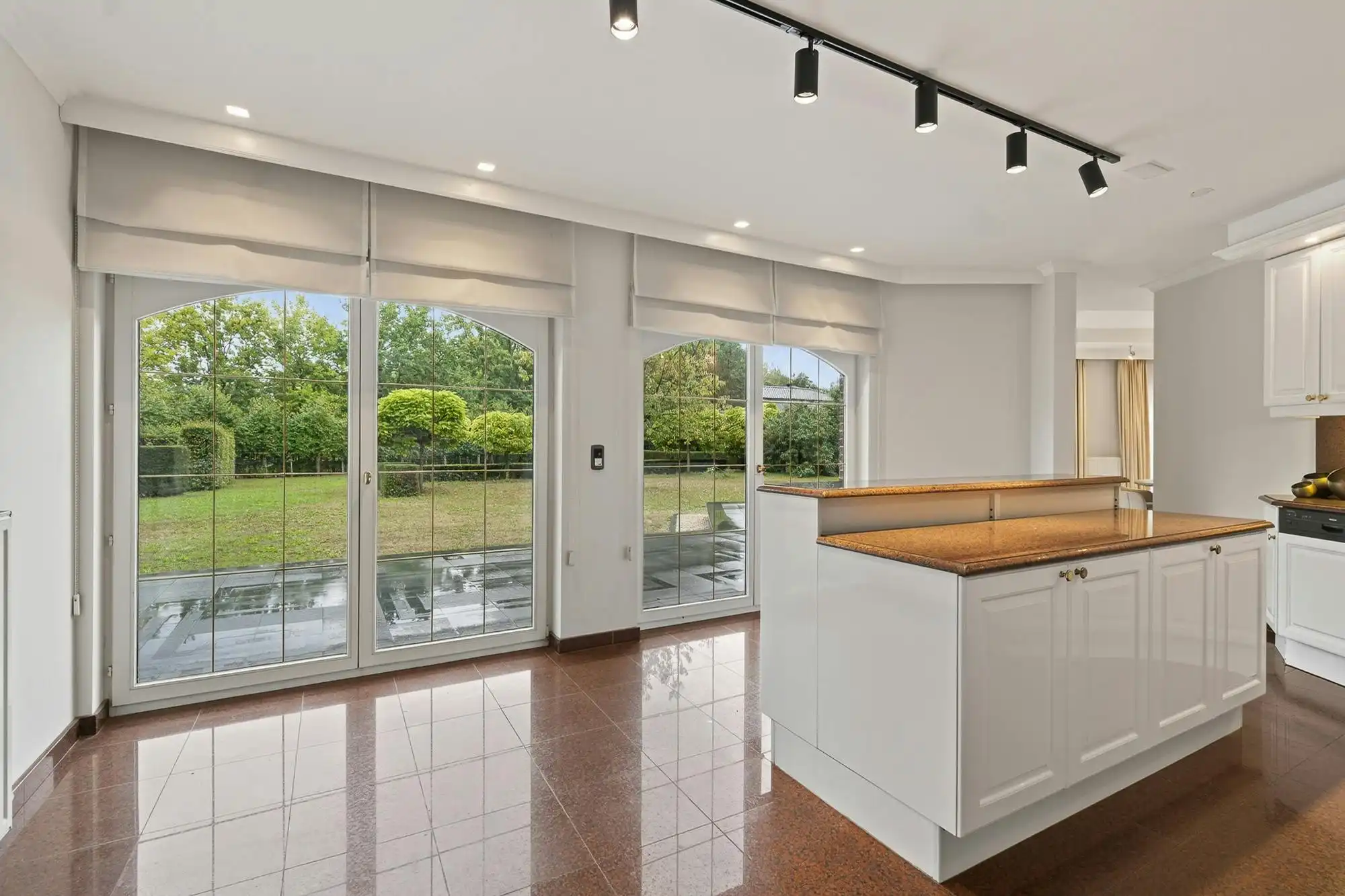 residentieel gelegen villa op 3490 m² te koop in Lichtaart foto 12