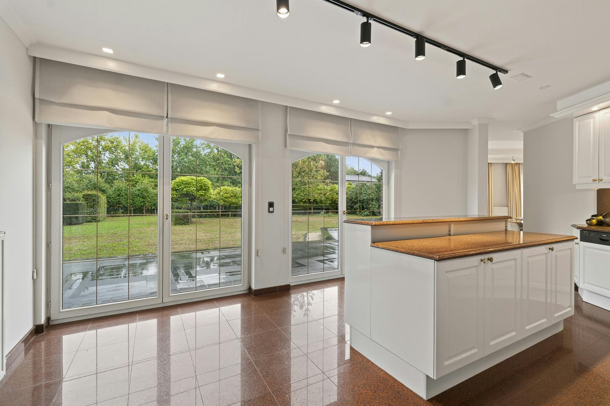 residentieel gelegen villa op 3490 m² te koop in Lichtaart foto 13