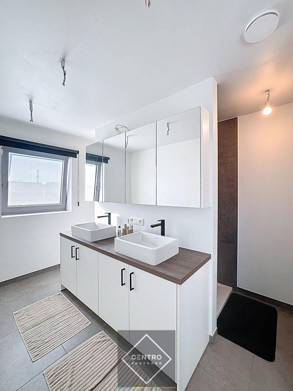 MOOI afgewerkte nieuwbouwwoning met alle COMFORT! foto 9
