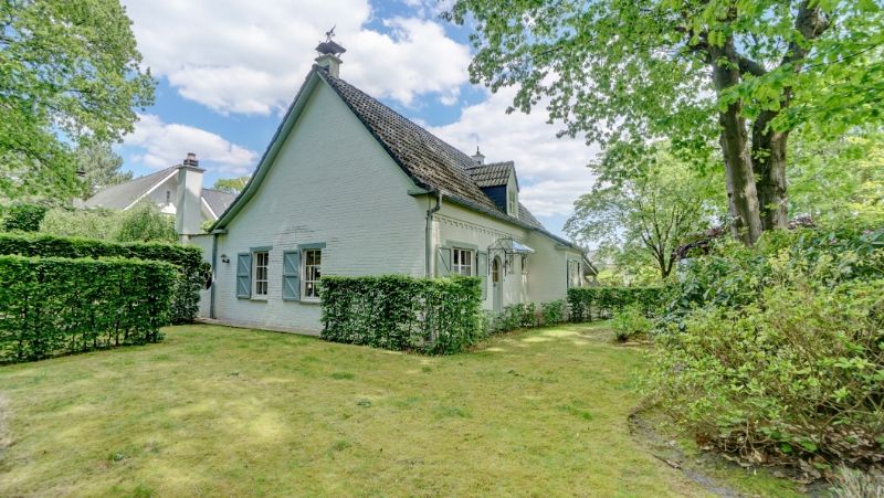 Charmante villa van 205m² op 8 are 50 ca foto 2