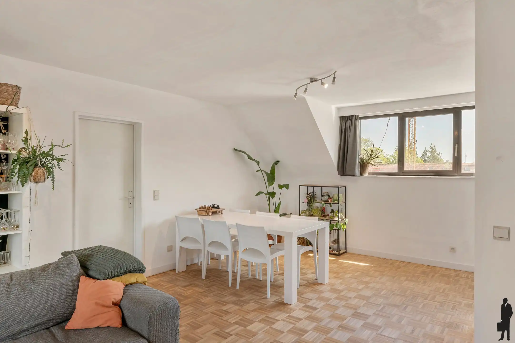 Ruim appartement met 3 slaapkamers en garage in het centrum van Essen foto 8