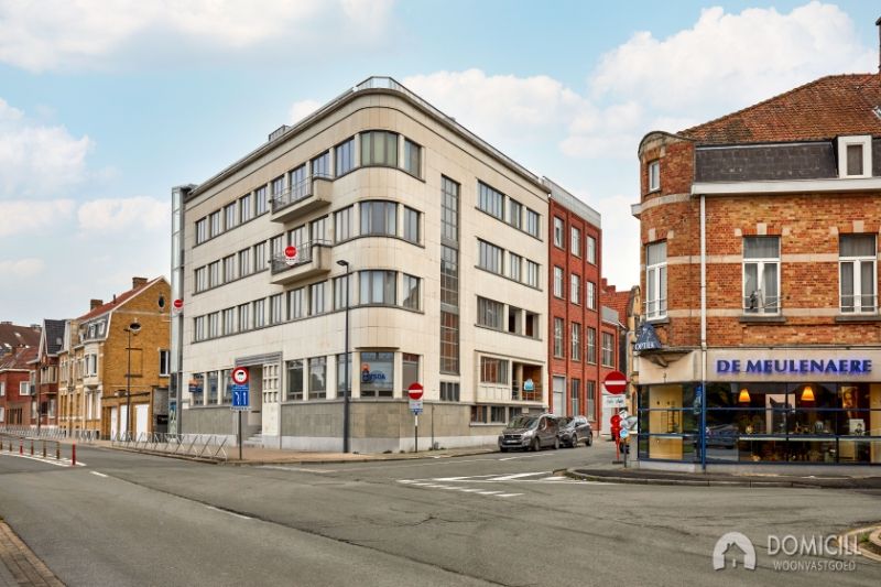 Roeselare-centrum. Modern appartement met 2 slaapkamers, gezellig terras en op een centrale ligging. foto 8