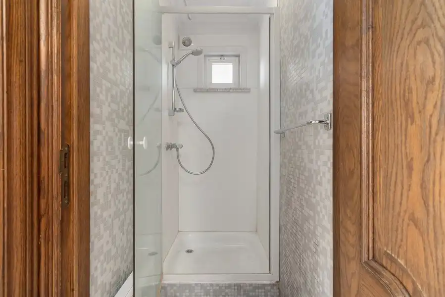 Bedrijfspand met woonst te huur in Dikkelvenne foto 14