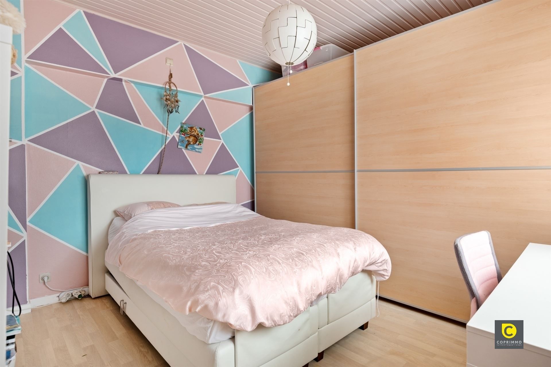 Interessant handelsgelijksvloers met duplex appartement foto 4