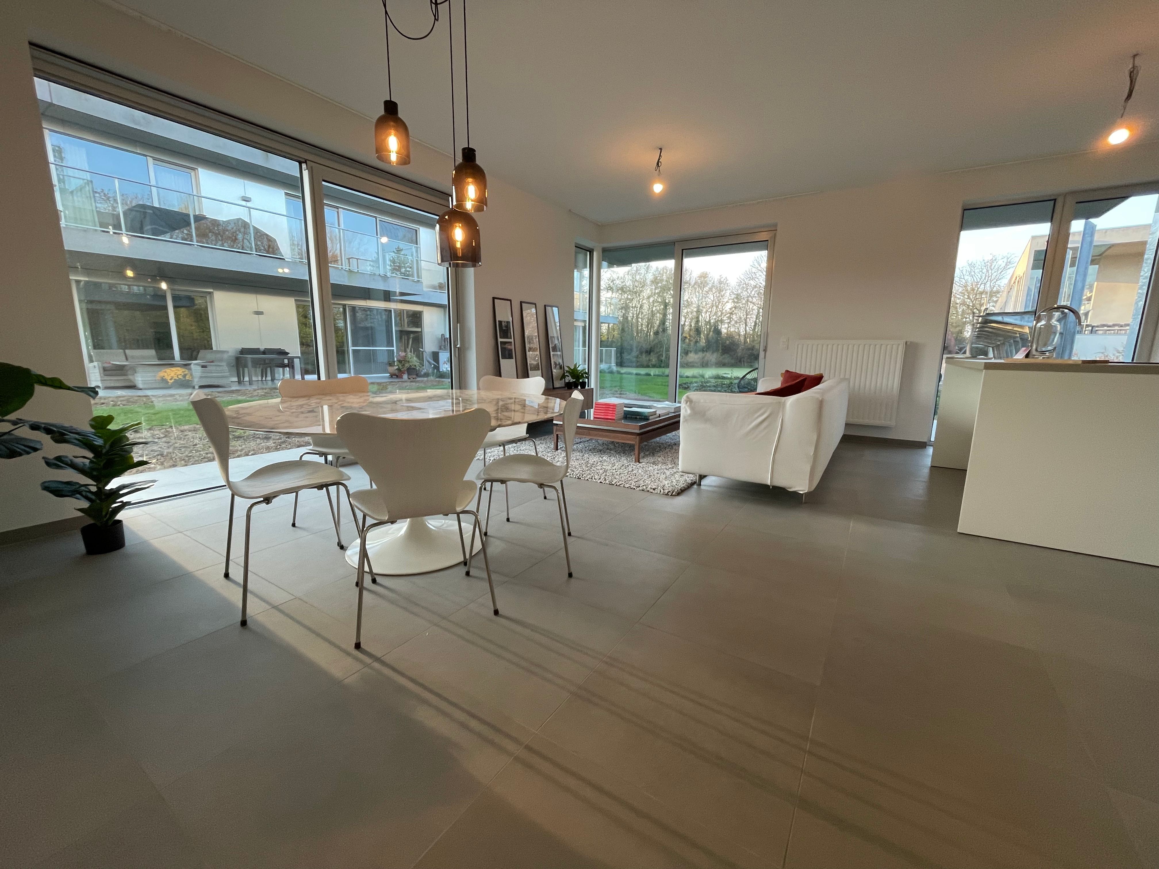 Twee-slaapkamer GELIJKVLOERS nieuwbouw hoekappartement + terras foto 2