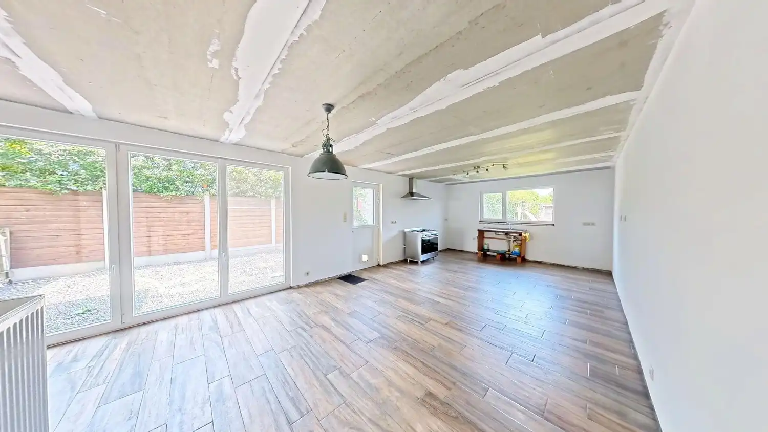 Ruime woning met 4 slaapkamers! foto 5
