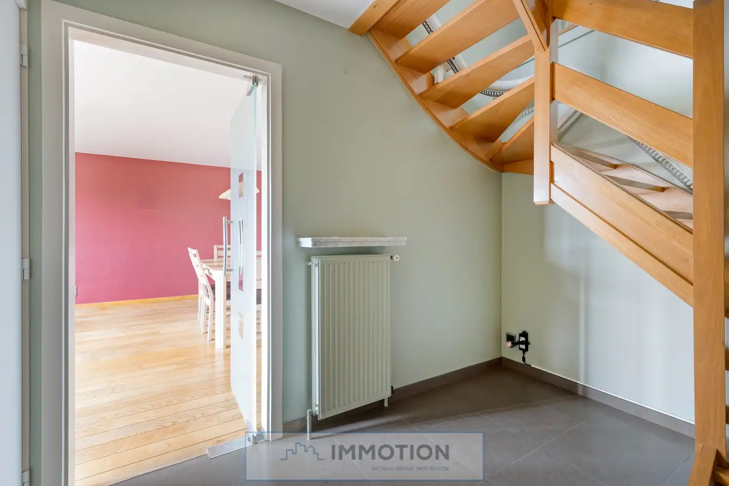 Ruim duplexappartement met dubbele garage in Kortrijk foto 3