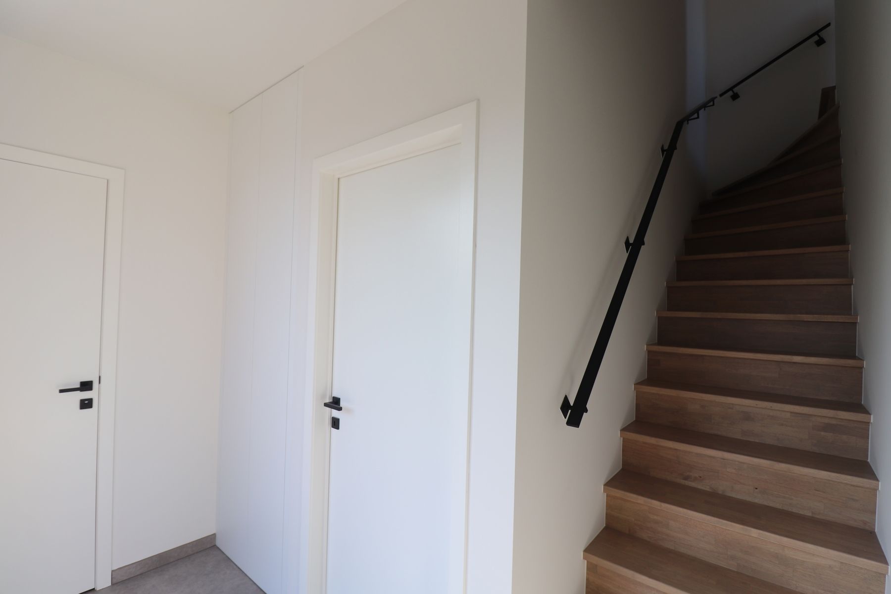 Energiezuinige nieuwbouwwoning (E12) met 3-4 slaapkamers en tuin met tuinberging. foto 2