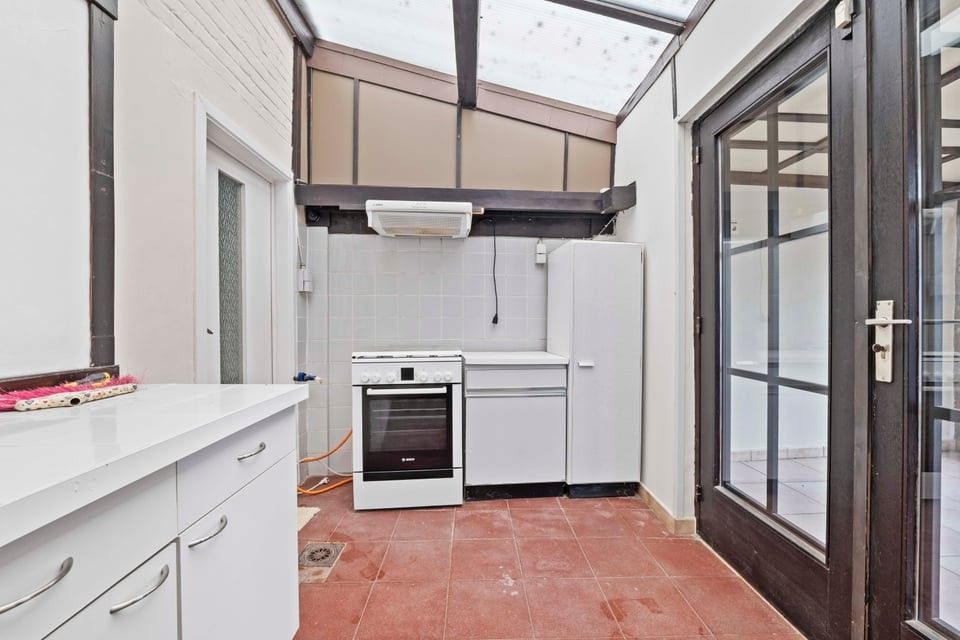 HALFOPEN BEBOUWING MET GARAGE EN GROTE TUIN IN TONGEREN foto 13