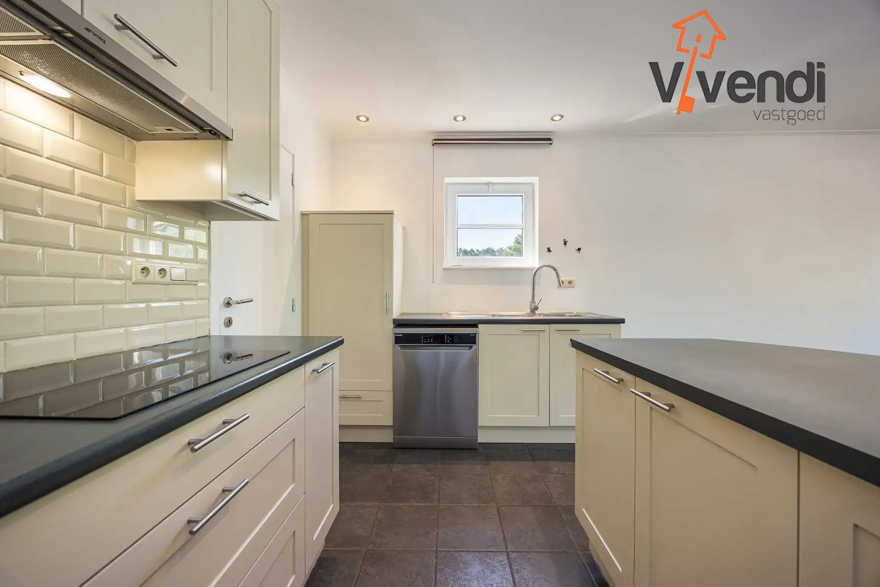 Ruime en lichtrijke duplex met 3 slpk inclusief 1 garagebox! foto 8