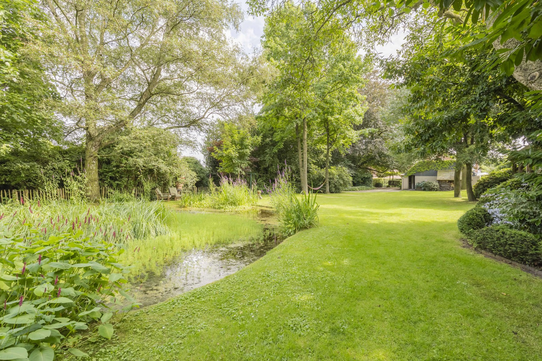 Authentieke woning op een prachtig perceel foto 6