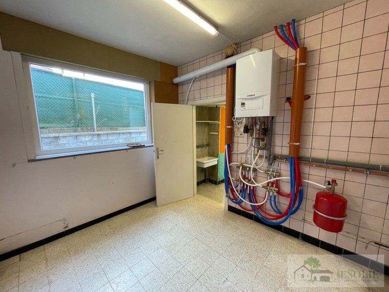 Woning - 3 kamers + veel bergruimte foto 19
