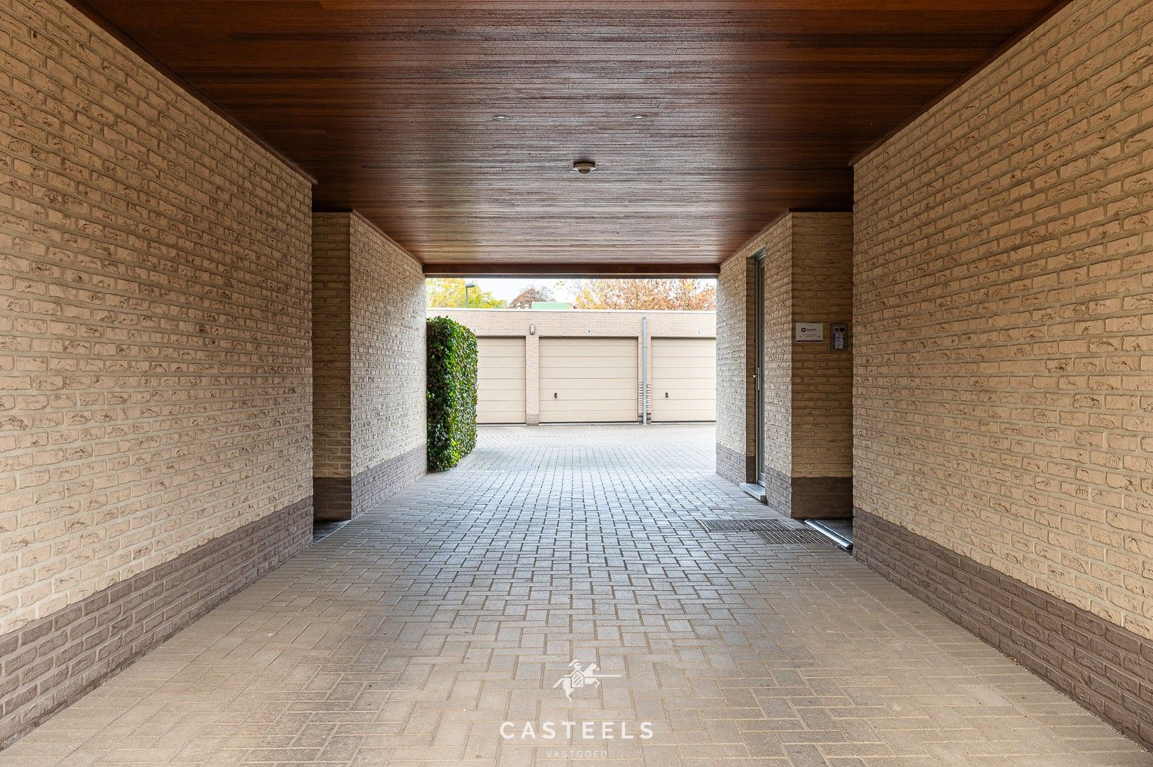 Lichtrijk en instapklaar appartement met garage te koop foto 2