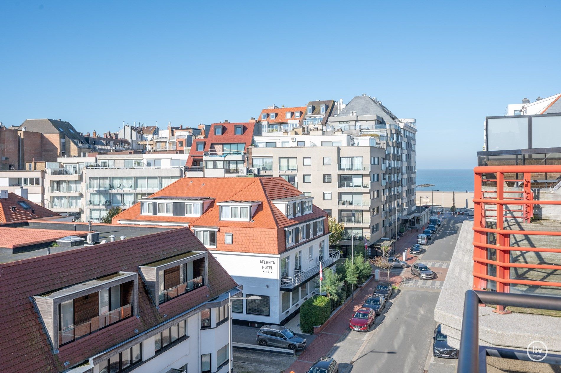 Prachtig, ruim gerenoveerd duplex appartement met magnifieke open zichten en terrassen vlakbij het Rubensplein en zeedijk te Knokke.  foto 4