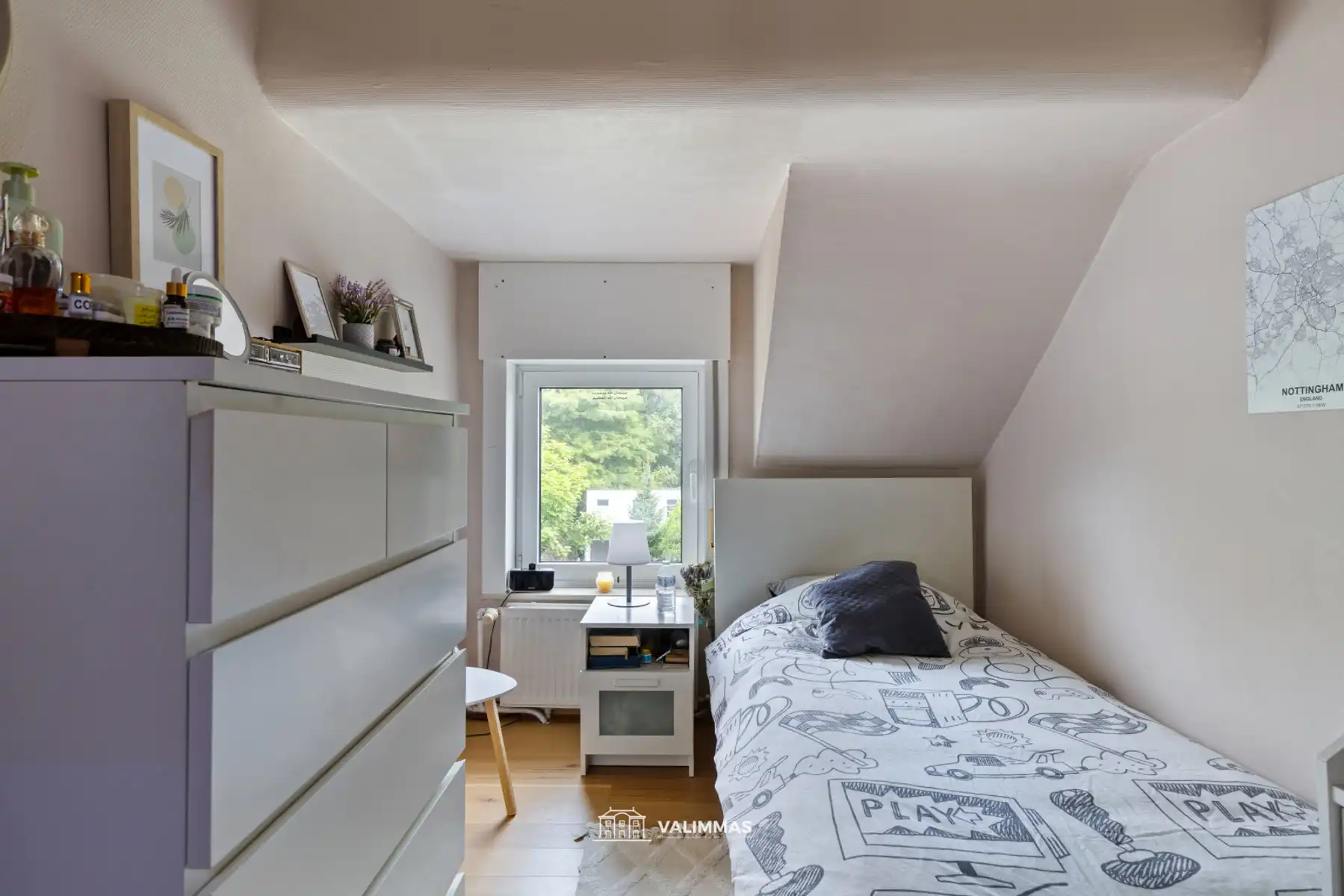 Verzorgde en welgelegen rijwoning met ruime garage, tuin... foto 15