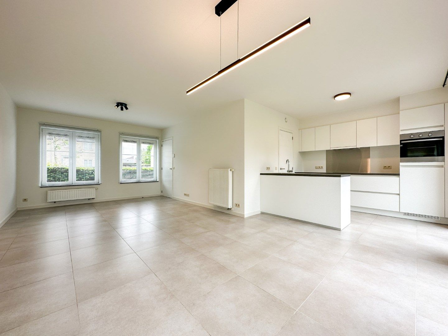 Instapklare woning met 3 slpk, tuin, autostaanplaats, rustige gelegen te Lichtervelde foto 2