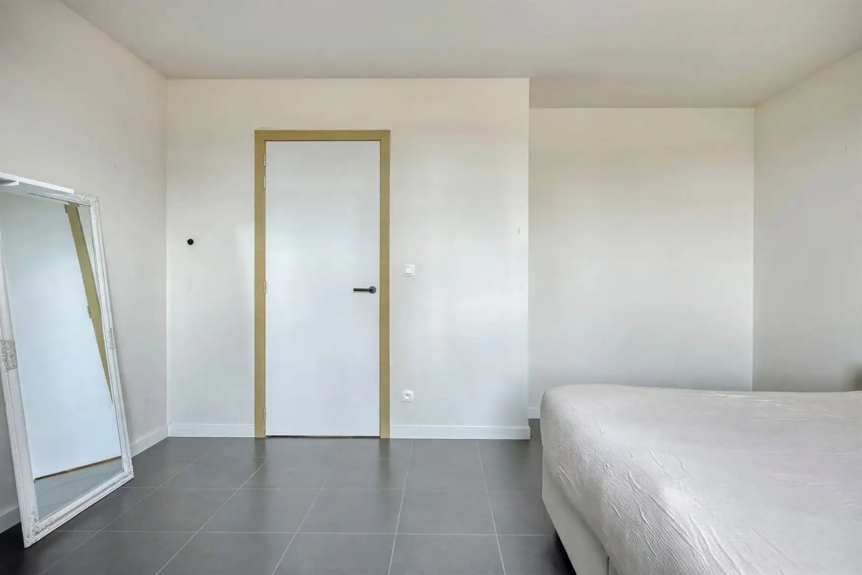 Uitzonderlijke nieuwbouwwoning in landelijke stijl foto 11