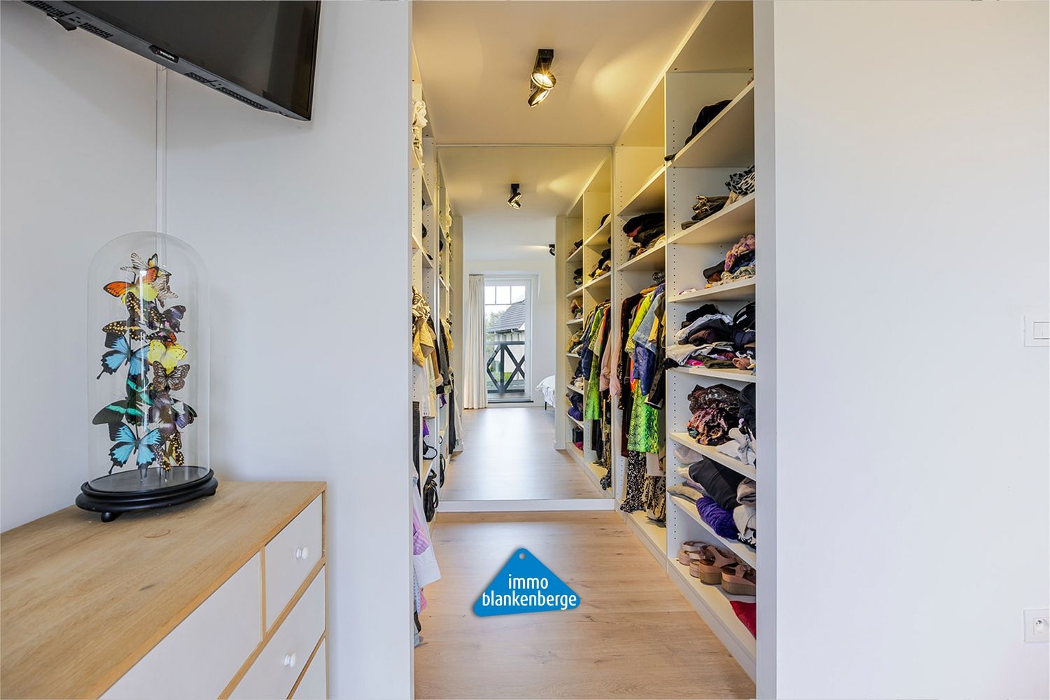 Recente halfopen woning met kwaliteitsafwerking in Oedelem foto 11