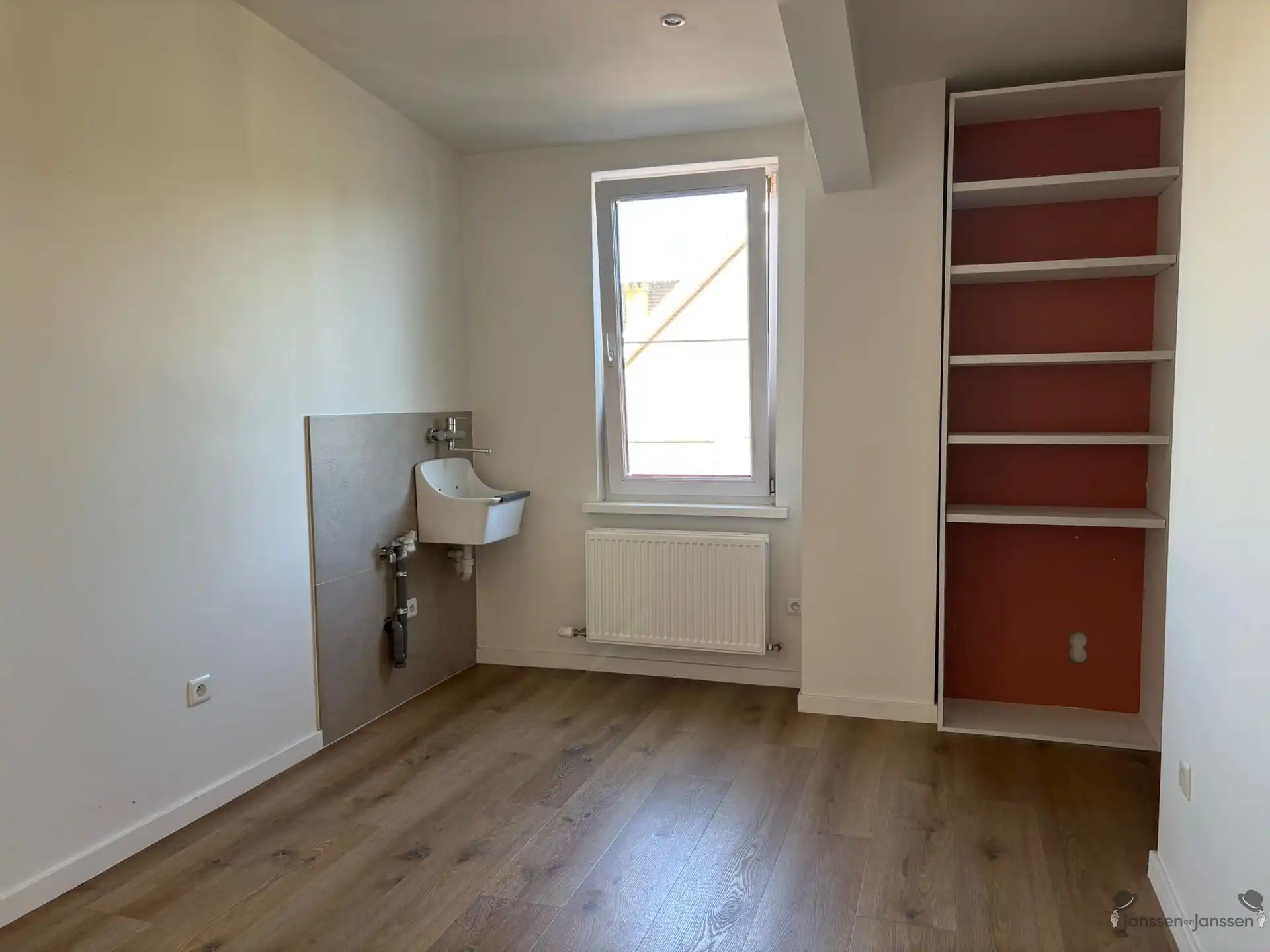 Ruim en volledig vernieuwd appartement met grote leefruimte in Sint-Lenaarts foto 19