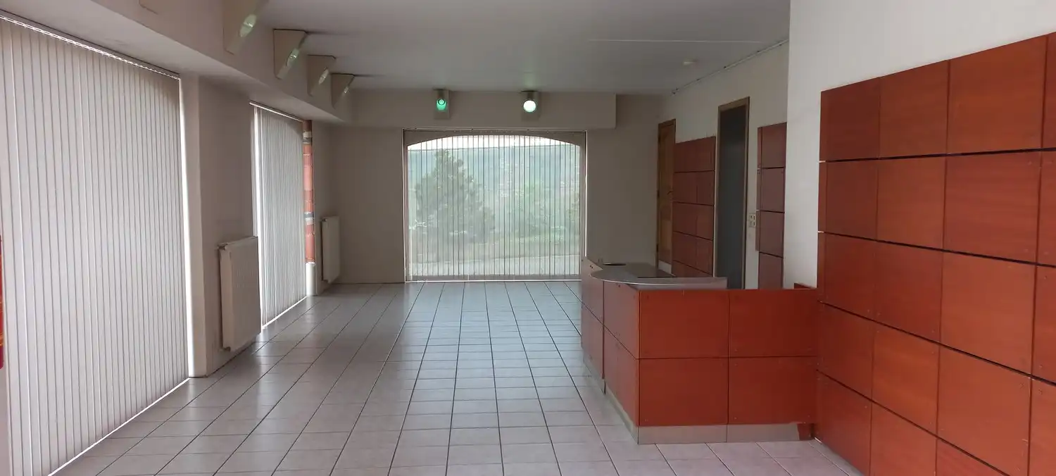 Handelsruimte te huur foto 2