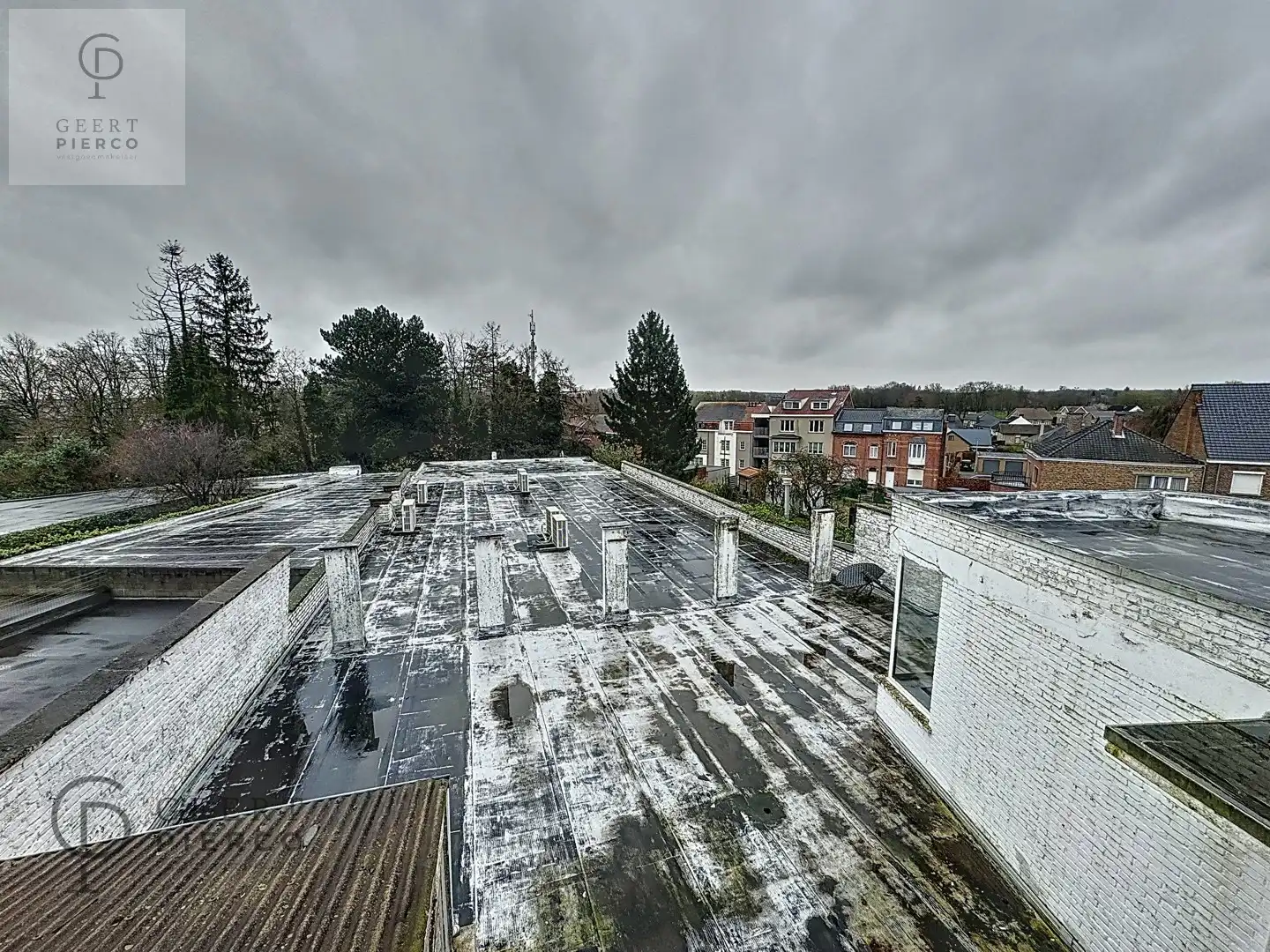 Ruim handelspand met ruim appartement foto 26