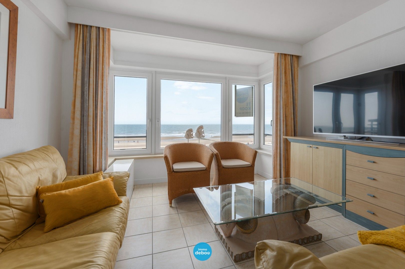 Instapklaar appartement met prachtig frontaal zeezicht foto 3