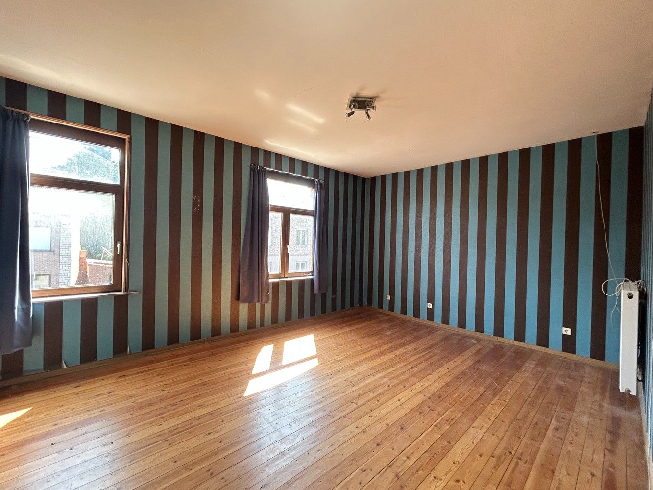Ruime te renoveren woning met grote tuin en garage op gunstige locatie foto 13