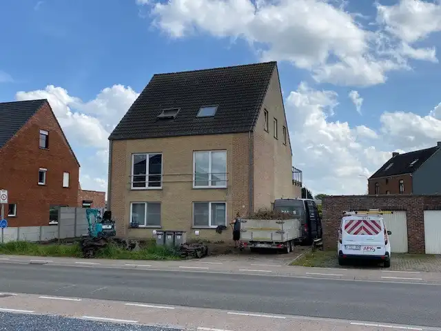 Duplex appartement met terras en carport. foto {{pictureIndex}}