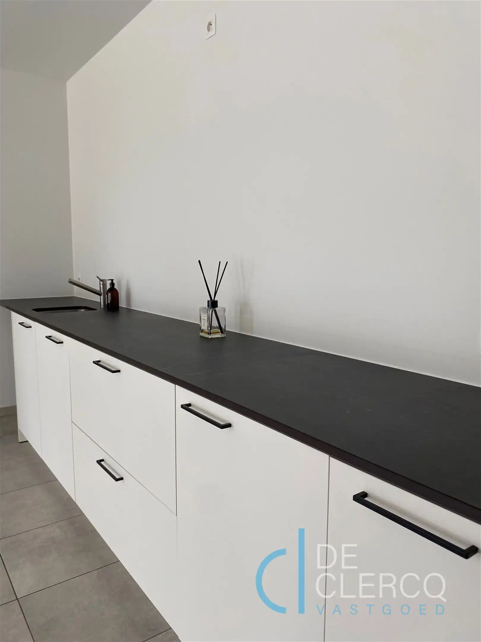 Nieuwbouw handelspand TE KOOP op toplocatie in Lochristi! foto 13