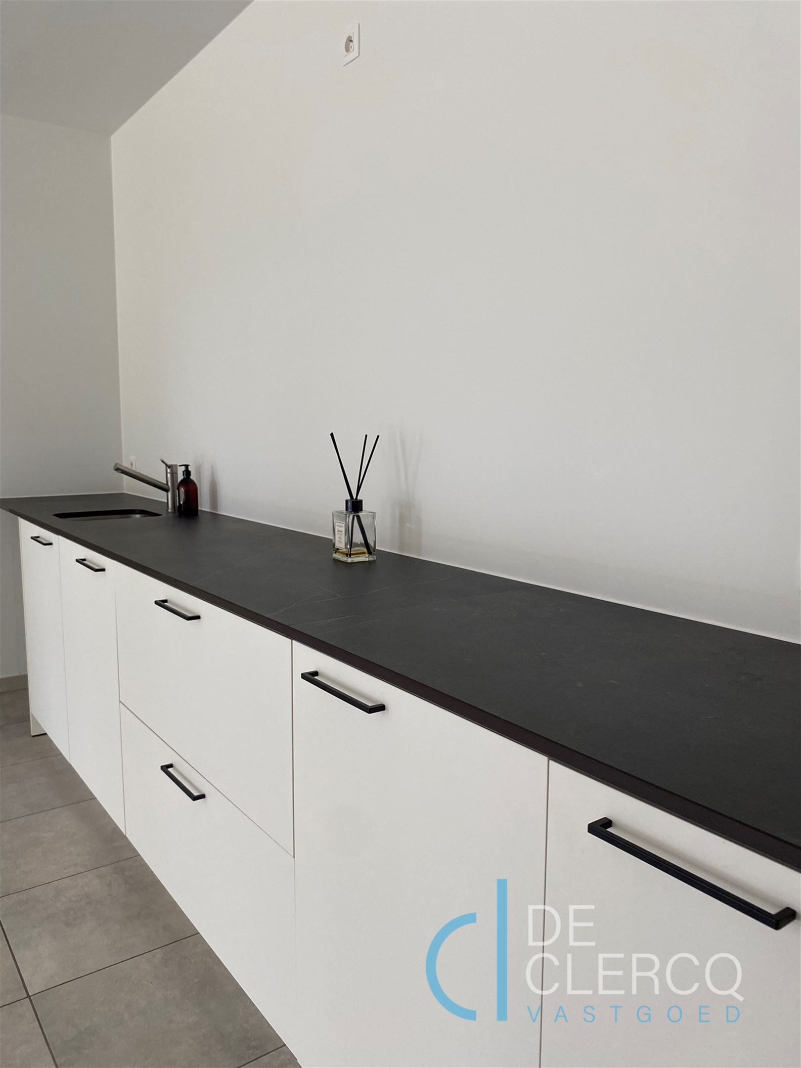 Nieuwbouw handelspand TE KOOP op toplocatie in Lochristi! foto 13