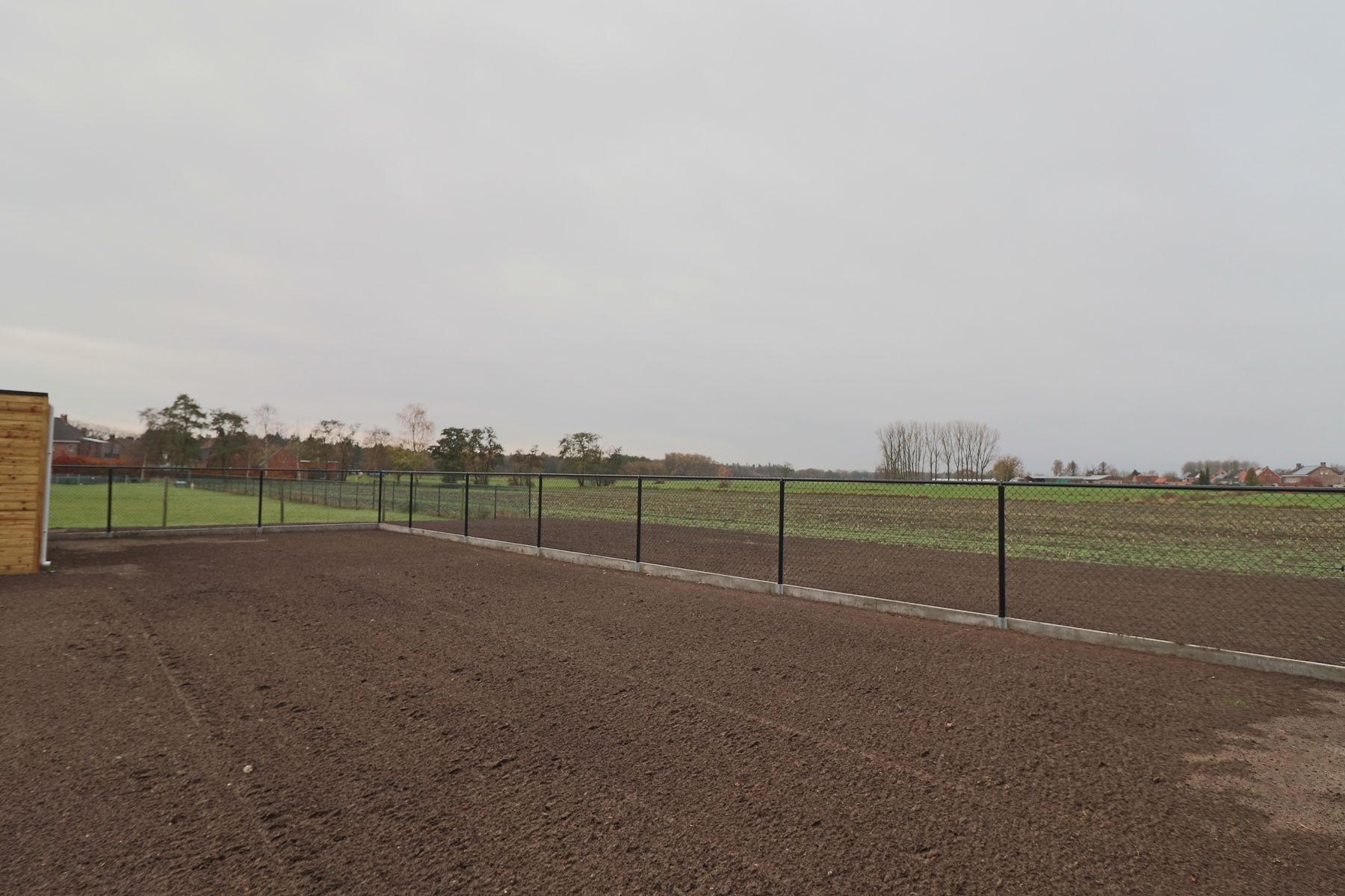 Woning met 3 slaapkamers en carport/fietsenberging op perceel van ca 366m² foto 19