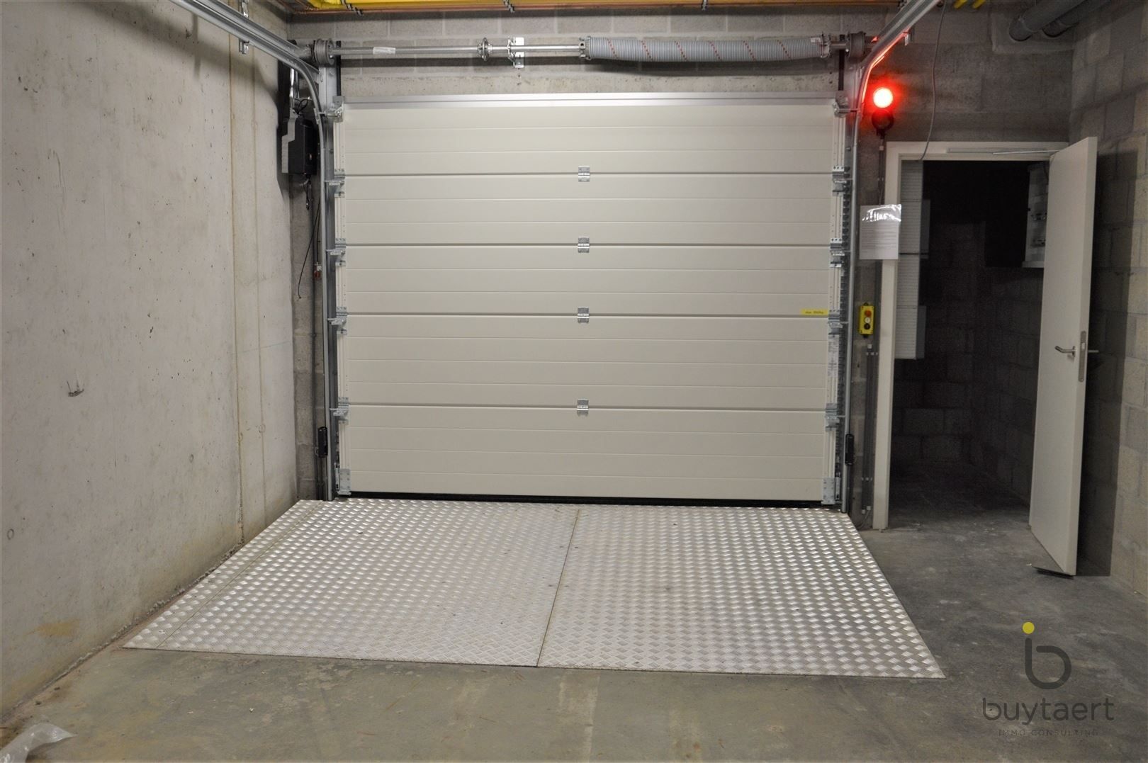 Recent appartement met twee slpks te Deurne. foto 11