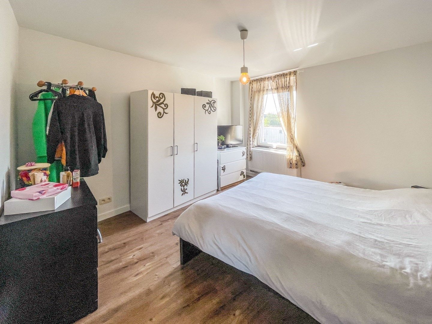 GERENOVEERDE WONING MET 4 SLAAPKAMERS ! foto 10