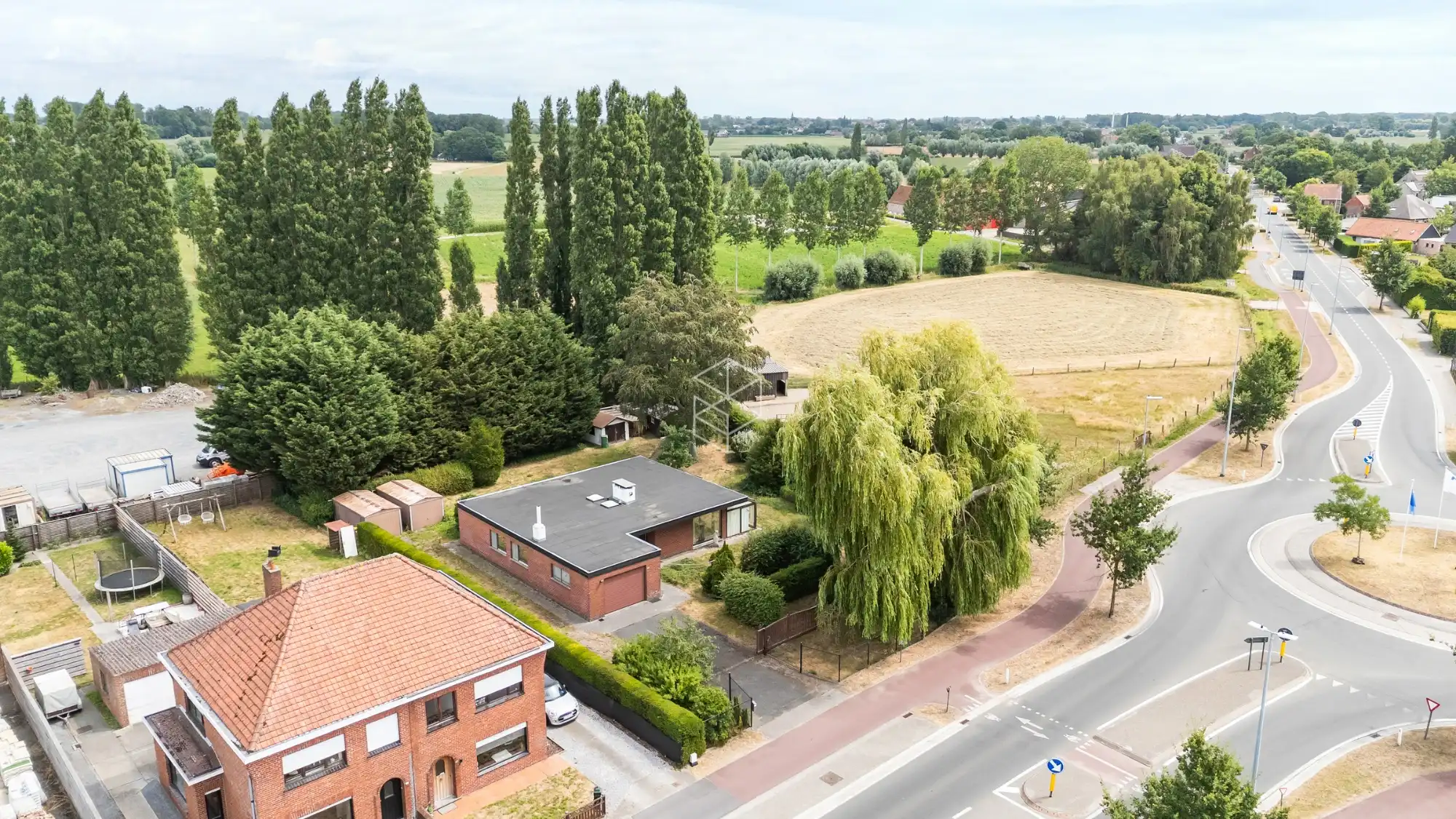 Centraal gelegen gelijkvloerse woning met royale tuin op 1656m² foto 6
