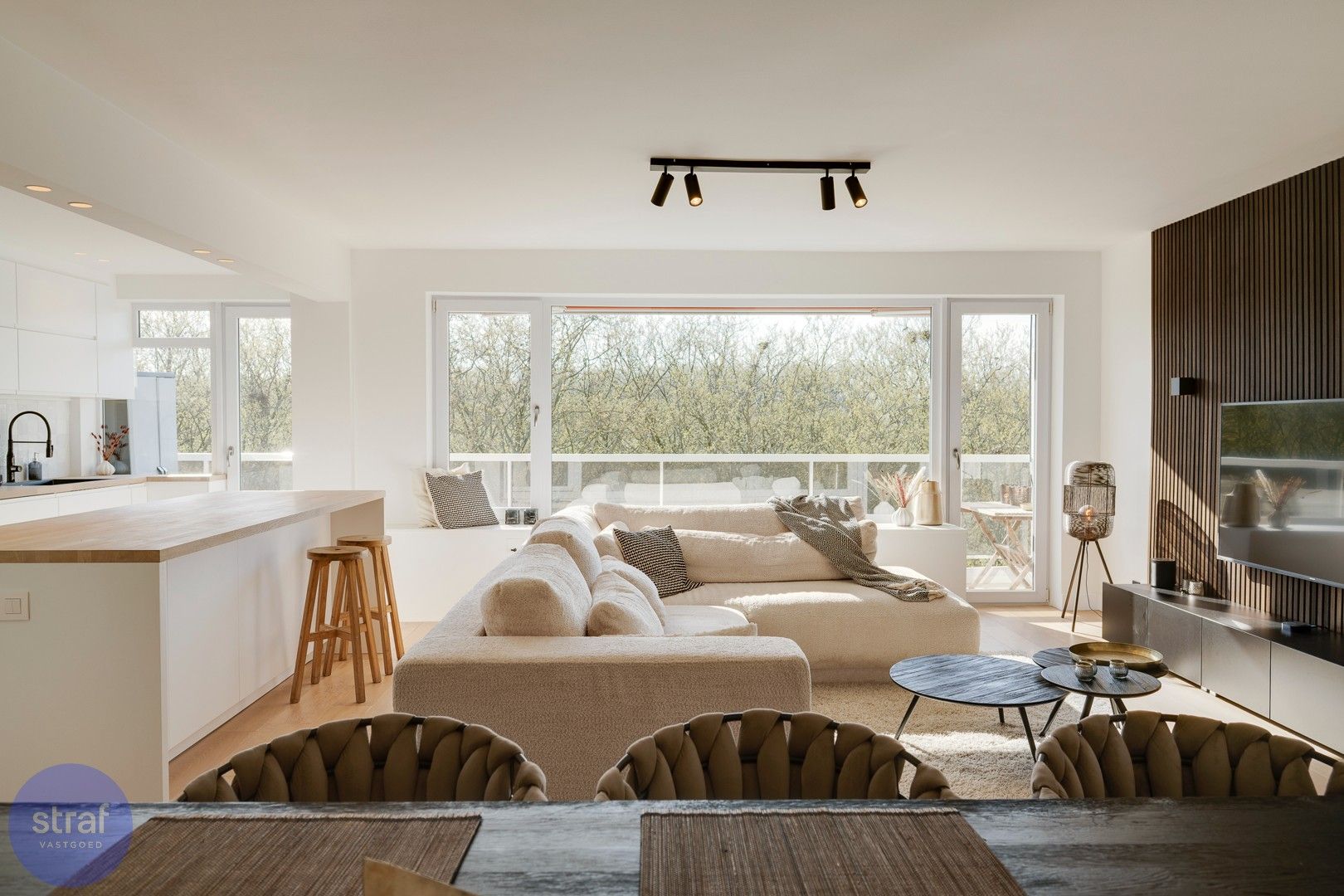 Zalig wonen op Linkeroever – in een gerenoveerd appartement met zicht op groen foto 4