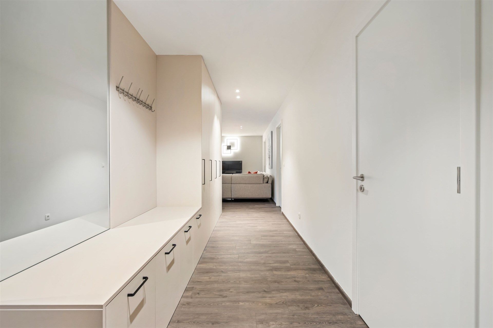 Uitzonderlijk ruim duplex appartement met loft allures te Sint-Niklaas foto 7
