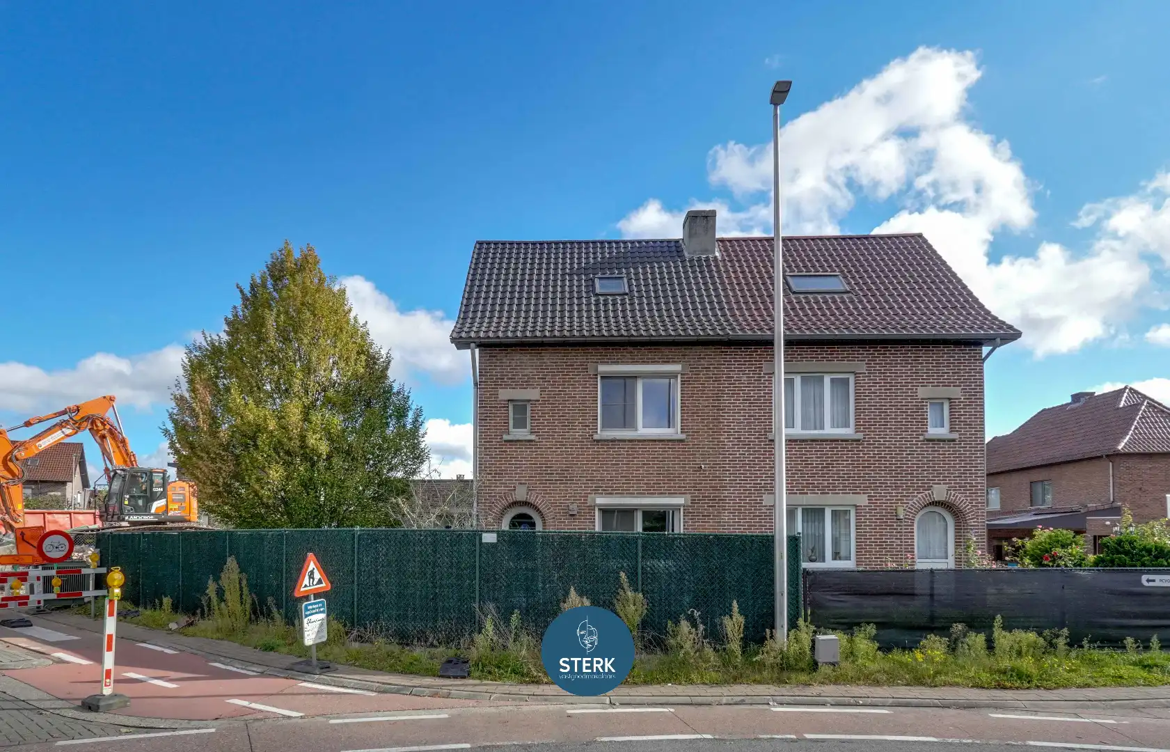 INSTAPKLARE WONING MET 3 SLPKS OP EEN CENTRALE LOCATIE TE MAASMECHELEN !  foto 24