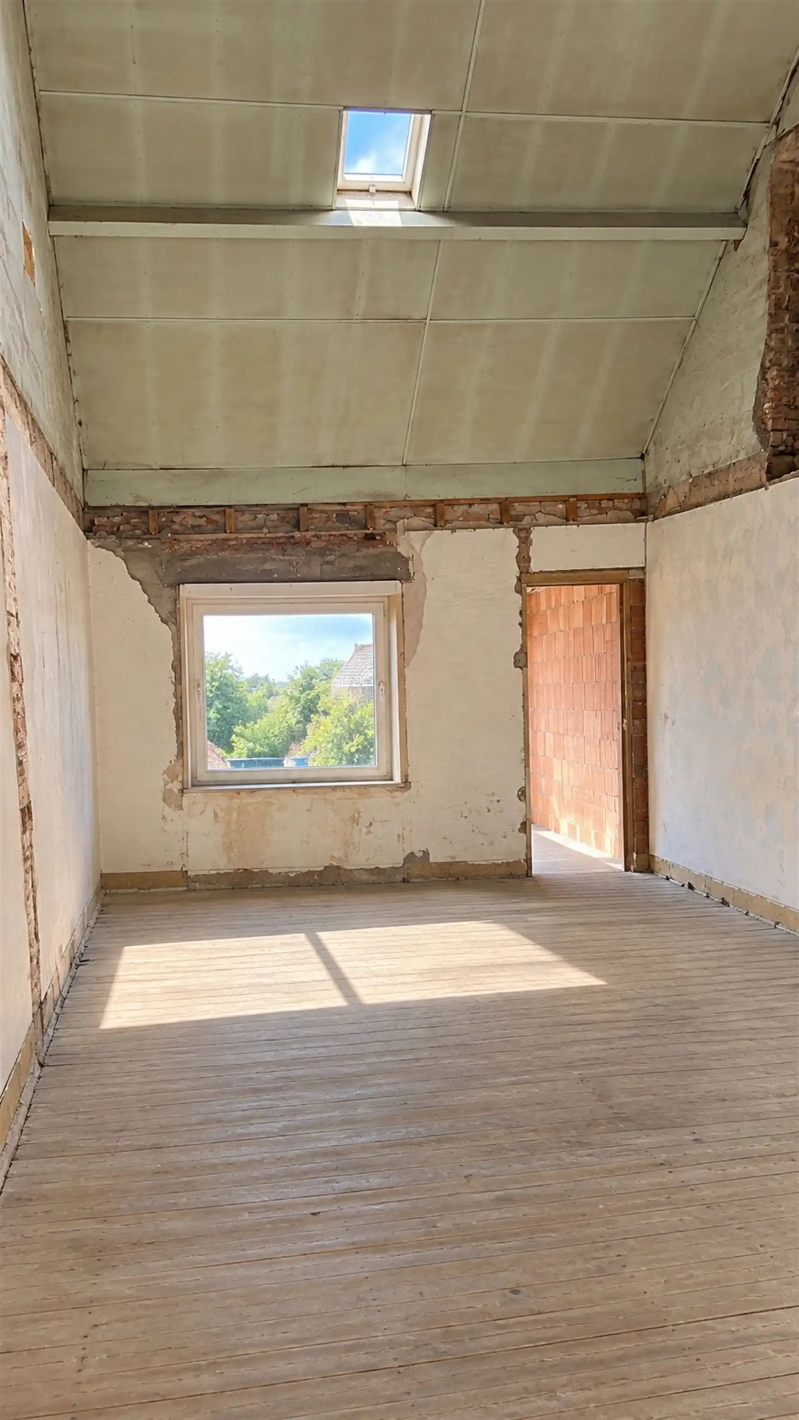 Welke handige Harry ziet het helemaal zitten om deze woning verder af te werken en volledig naar eigen smaak in te richten? foto 7