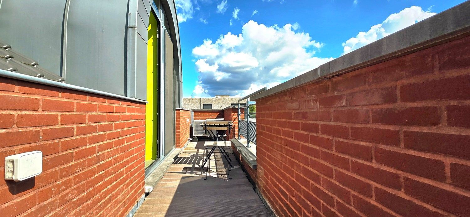 TE KOOP: Instapklaar appartement met 3 slaapkamers, dubbele garage en 2 terrassen foto 16