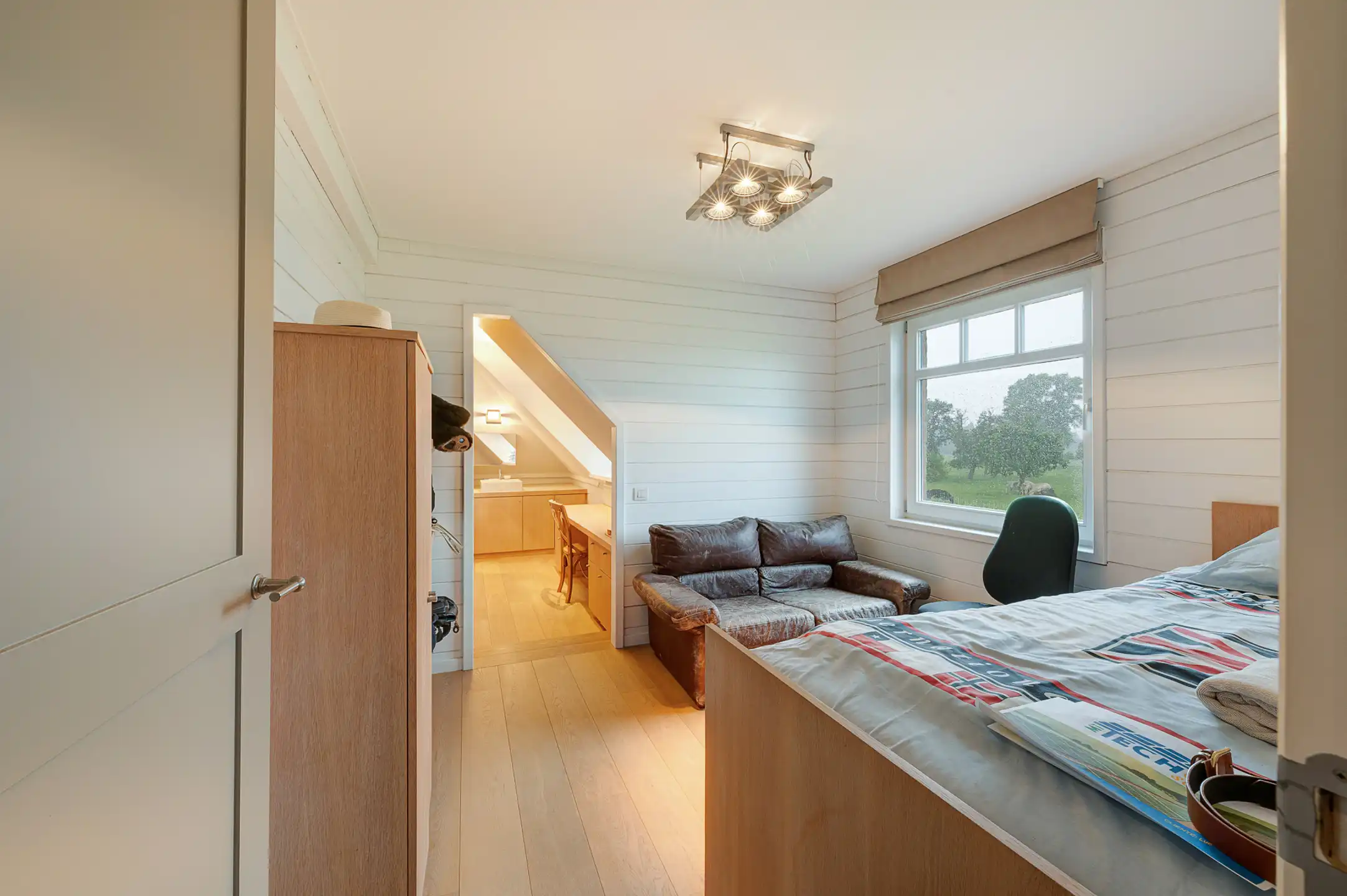 Exclusieve villa met zwembad en panoramisch polderzicht foto 25