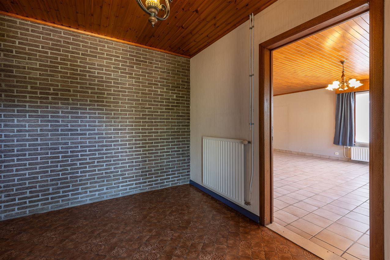 3slk., grenzend aan agrarisch gebied, doodlopende straat foto 10