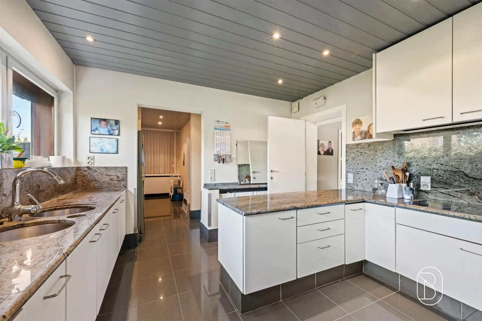 Charmante bungalow op ruim perceel van 855 m² foto 14