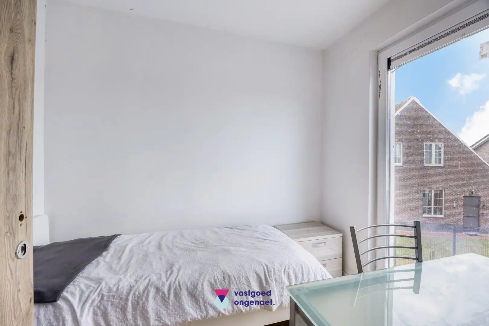 Instapklare, gerenoveerde open bebouwing op toplocatie in Oostakker foto 13